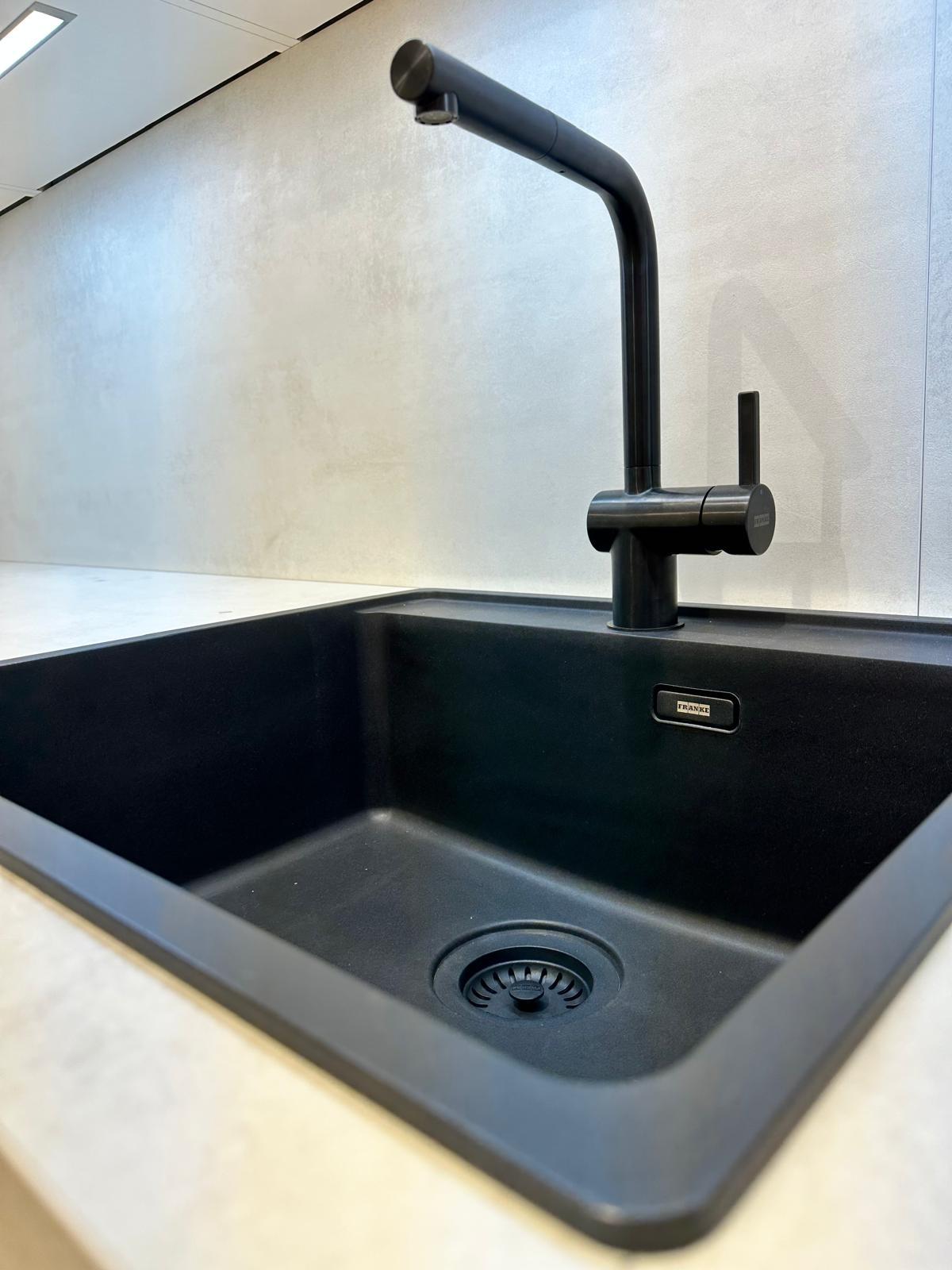 Grifo de Cocina Franke Active L Pull Out 2 Jets Negro Mate