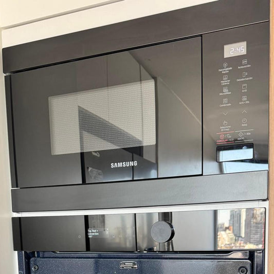 Horno eléctrico Samsung Dual Flex con microondas de empotrar