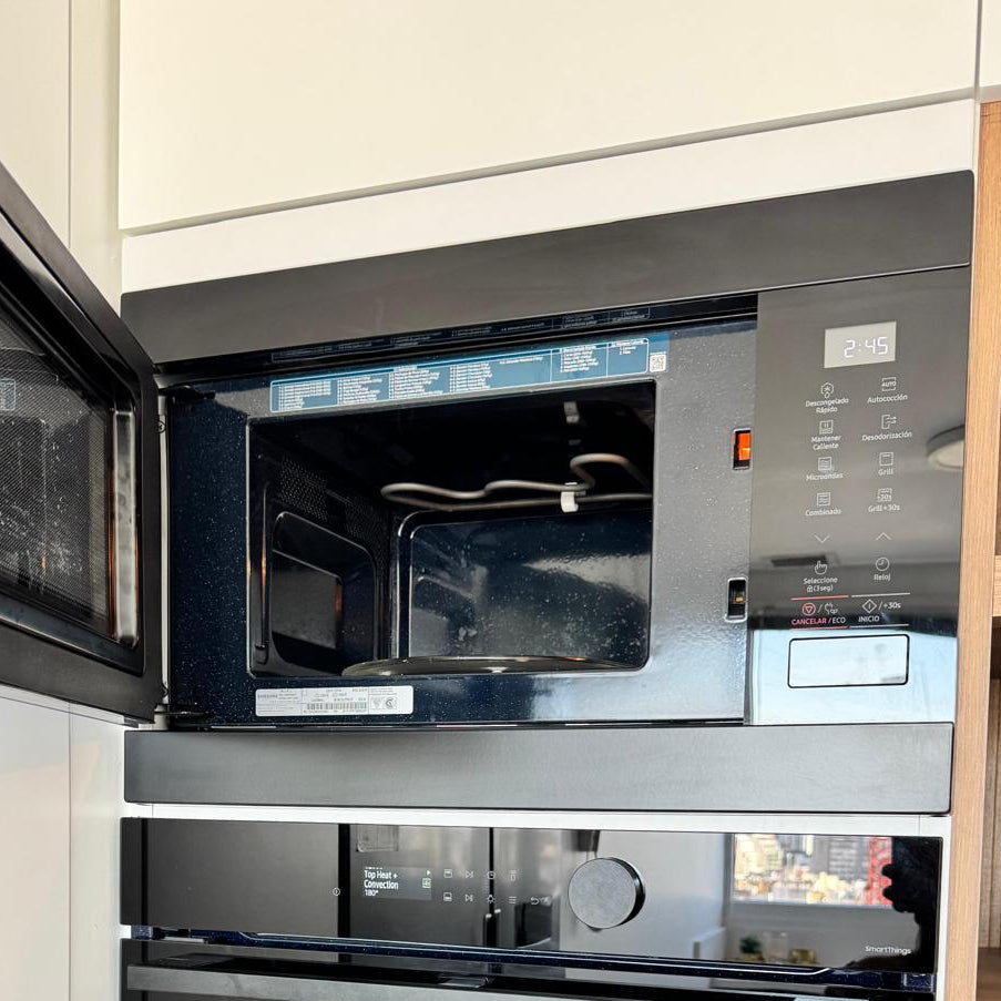 Combo Cocina Completa Negra: Horno Samsung Dual Cook Flex + Microondas Negro + Anafe a Gas Negro + Campana Franke Flexa Touch 60 cm