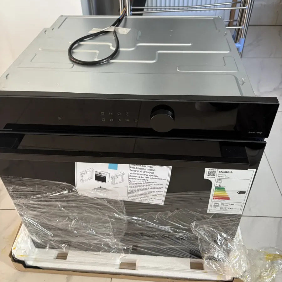 Horno Samsung eléctrico y microondas empotrable función Air Fry Dual Cook con Vapor