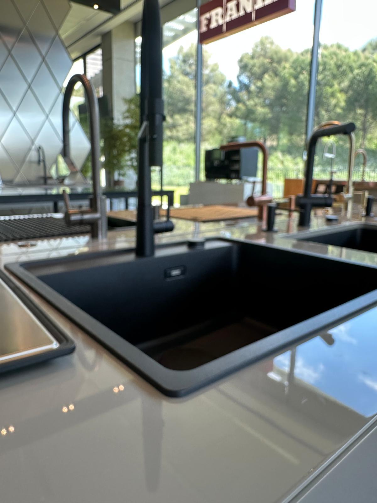 Bacha de cocina BLACK Franke Maris MRG610 negro mate