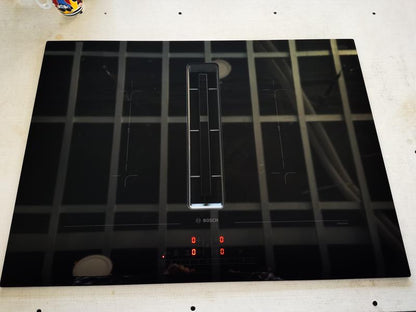 Anafe de inducción Bosch PVQ731H26E con extractor integrado 70 cm