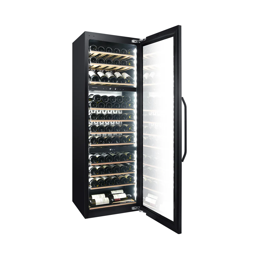 Cava de vinos PANELABLE - Built In - Triple Temperatura para 71 botellas