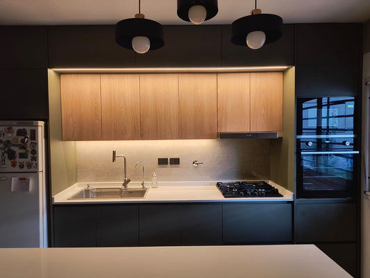 Combo Horno a Gas Electrolux con Microondas Negro diseño italiano de Candy