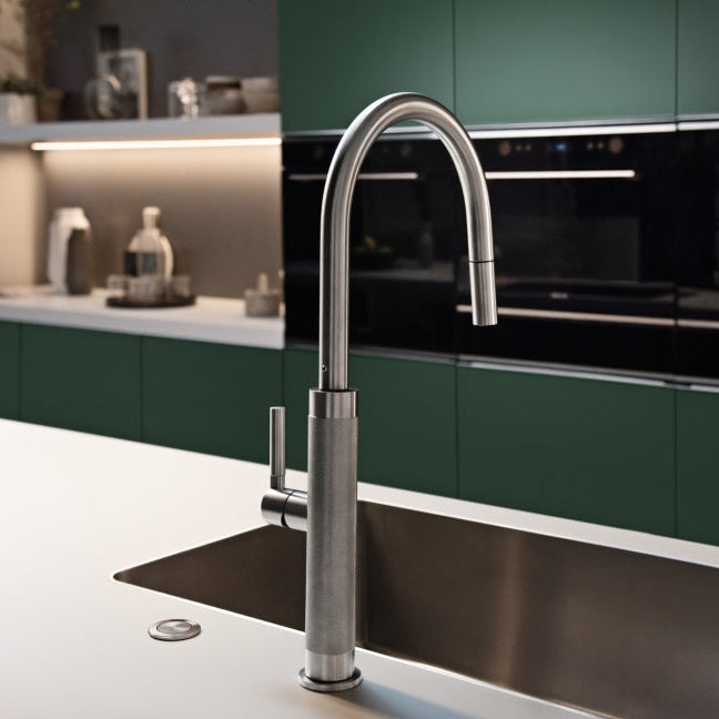 Grifo monocomando Franke acero inoxidable con caño extraíble en cocina moderna