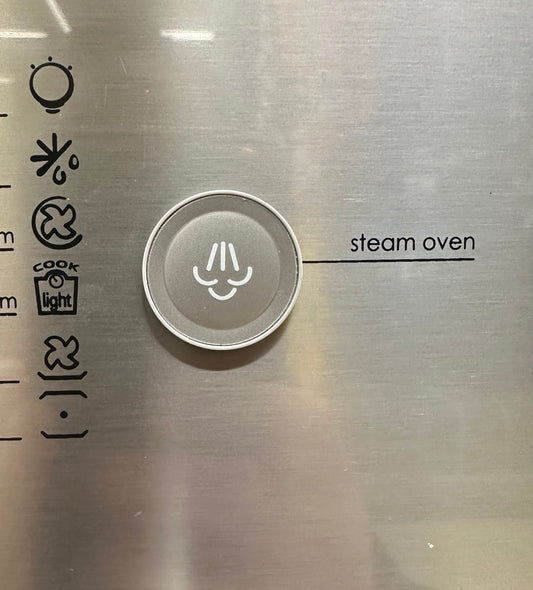 Horno Autolilmpiante con función Vapor Microondas y Anafe a Gas Candy