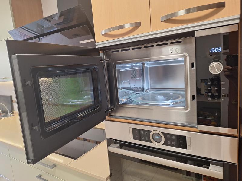 Combo Bosch: Horno Airfryer y Vapor Serie 4 HRG572ES3 + Microondas BEL554MS0