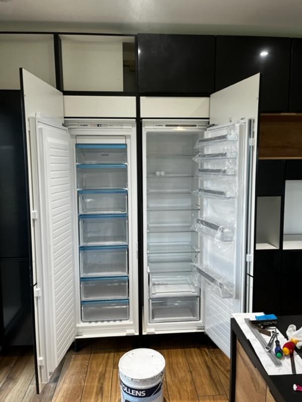 Freezer Integrable Bosch Serie 6 GIN81ACE0 — 212 Litros, No Frost, Cierre SoftClose