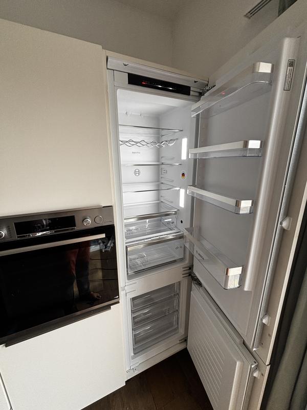 Heladera Combi Integrable Bosch KIN96VFD0 Serie 4 | Panelable No Frost 290L 55.8cm