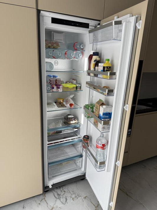 Heladera Integrable Bosch KIR81ADD0 Serie 6 — 310 Litros, VitaFresh XXL 0°C, SoftClose