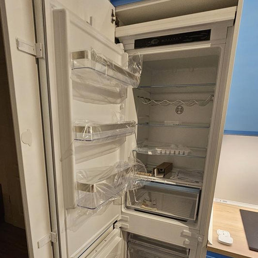 Heladera panelable Bosch 177.2 x 54.1 cm Puerta deslizante KIV86VSE0