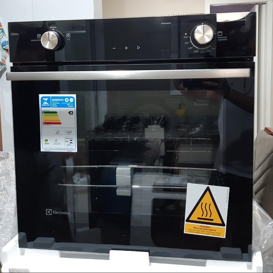 Horno empotrable Electrolux acero inoxidable con puerta de vidrio y perillas frontales