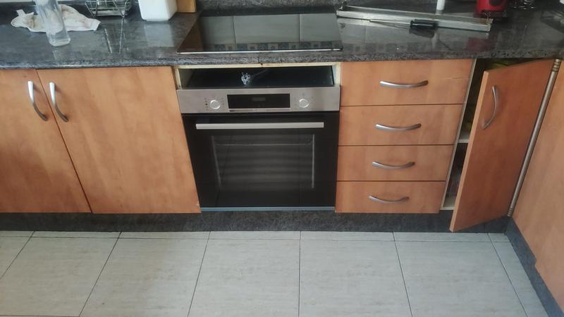 Horno BOSCH con Vapor Serie 4 HRA512ES0