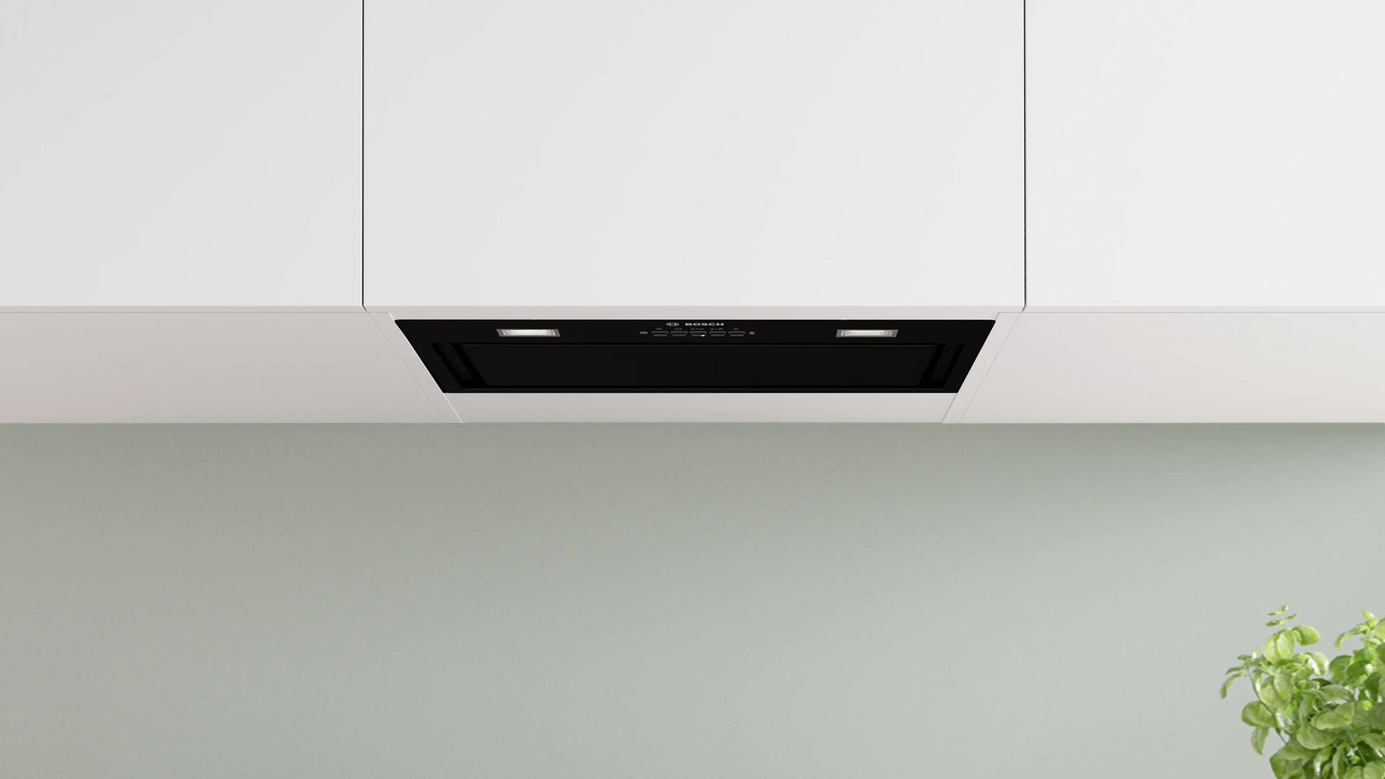 Vista en ángulo de la campana integrable Bosch DLN57PC60 negra