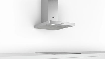 Vista lateral de la campana Bosch DWB66BC50 mostrando diseño tipo box en acero
