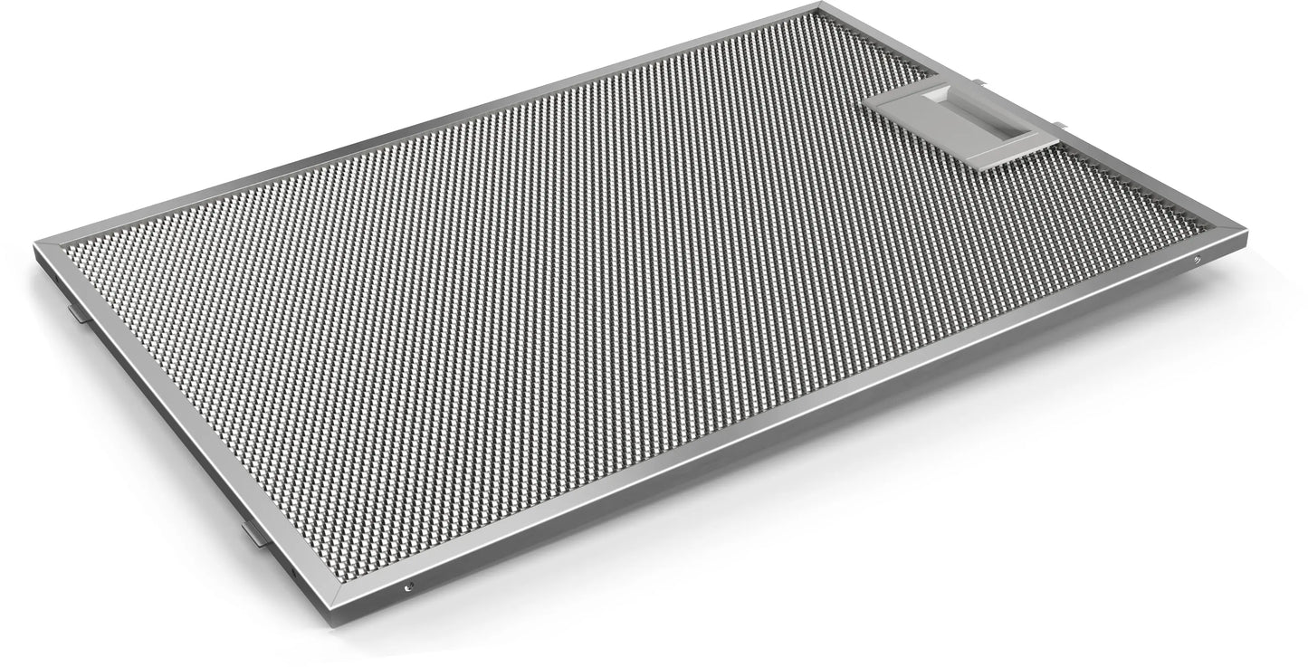 Vista en perspectiva de la campana Bosch DWB96BC60 con filtros antigrasa
