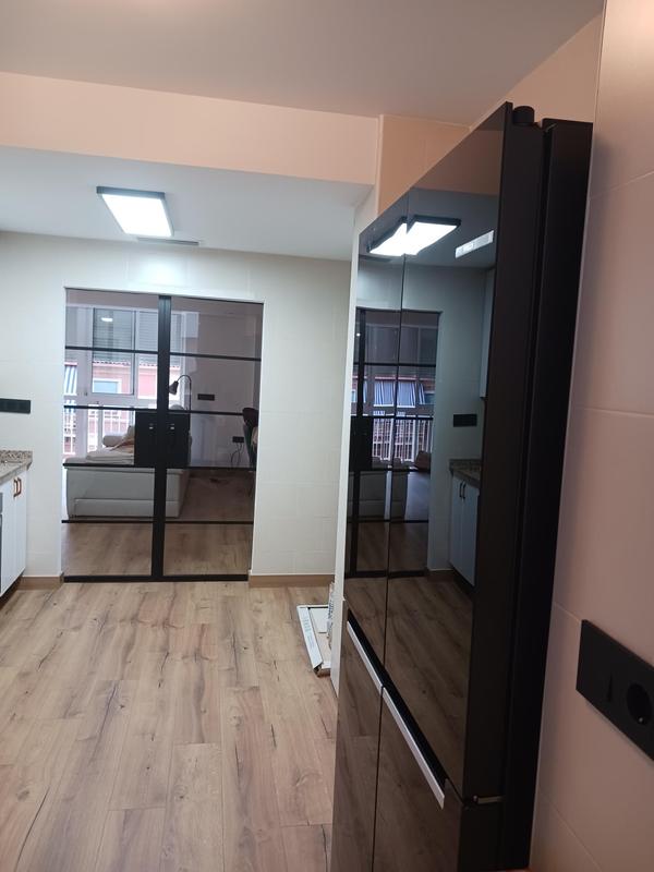 Heladera Multipuerta Bosch KMC85LBEA Serie 4 No Frost Negro 547L | Puertas de Cristal