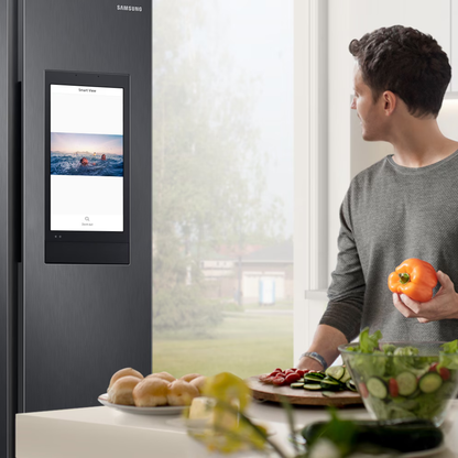Heladera Samsung Family Hub negra con pantalla táctil y puertas French Door de 685 litros
