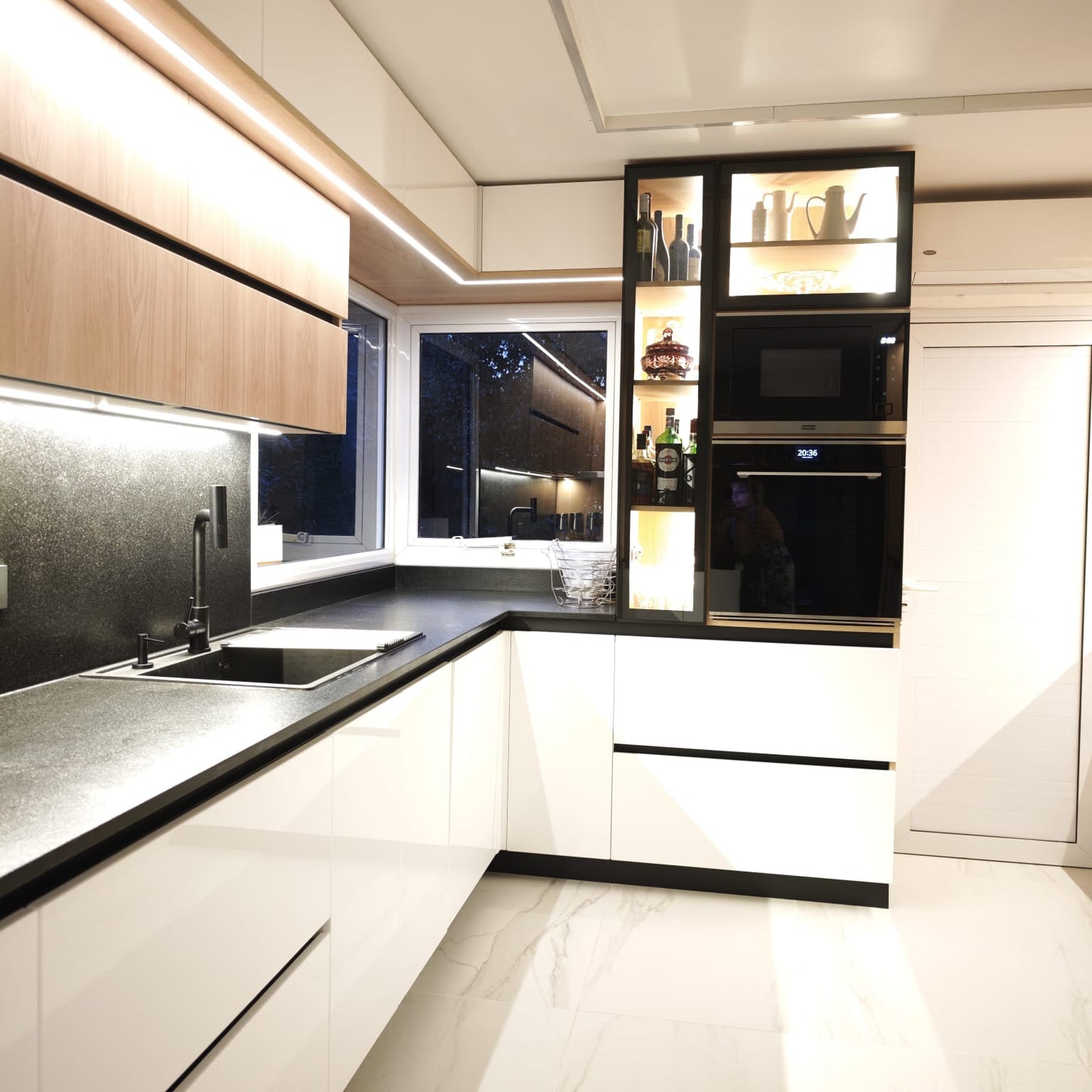 Combo Franke Premium: Horno Mythos Pirolítico + Microondas Grill