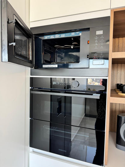 Horno eléctrico Samsung Dual Flex con microondas de empotrar