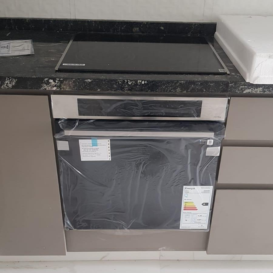 Horno Eléctrico con vapor 76L NV7B4040VASBG y anafe vitroceramico